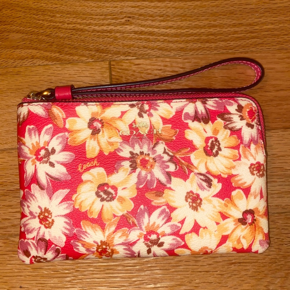 New with tags floral Coach wristlet